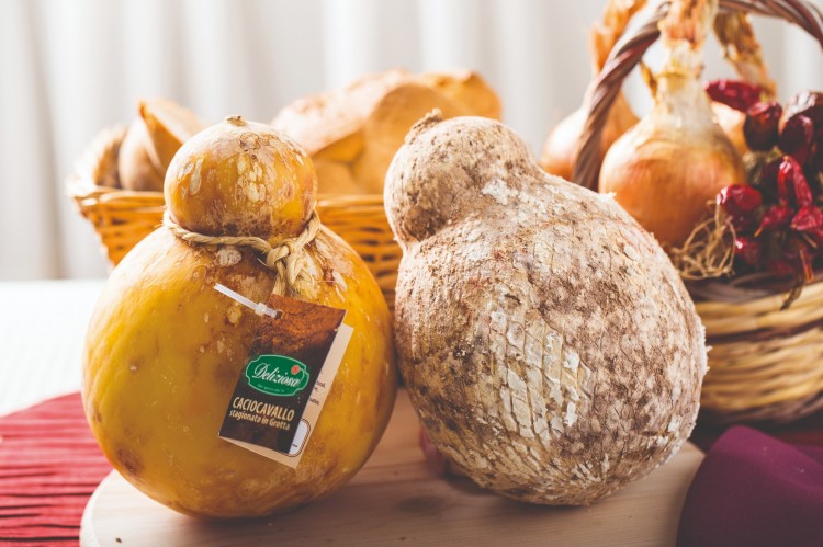 CACIOCAVALLO AFFINE EN GROTTE 1.5 kg Deliziosa